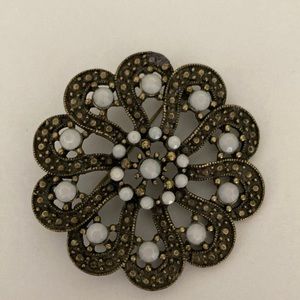 Vintage 90’s Bronze toned metal and white stone round flower pin brooch
